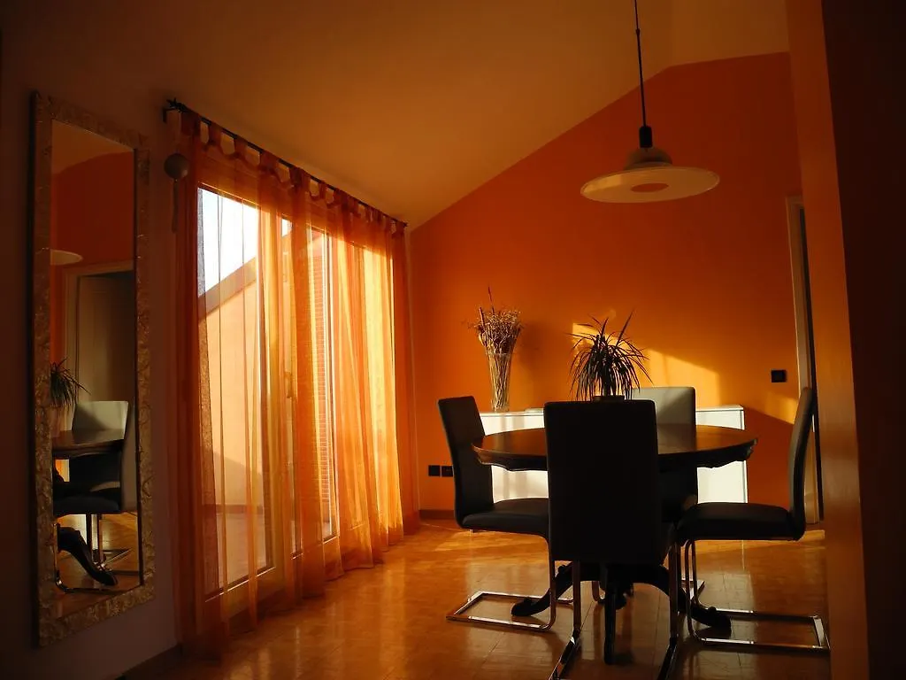 Interno31 Villa Brescia 0*,  Italy